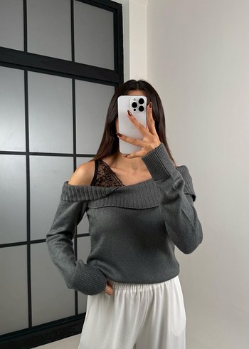 Antrasit Dantel Detaylı Omzu Açık Triko Kazak - Görsel 2