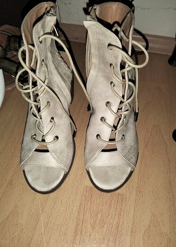 Kız Çocuk Renkli Nakışlı Örgü Kazak - Görsel 11