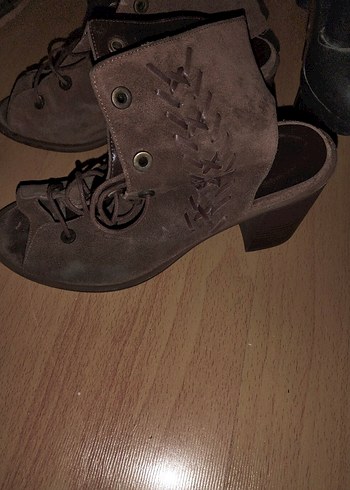 Kahverengi Süet Yılan Desenli Topuklu Kadın Sandalet - Görsel 4