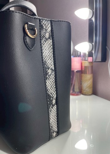 Siyah Deri Kadın Çantası - Görsel 3