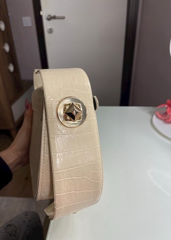 Bej Deri Yılan Desenli Tokalı Kadın Çanta - Görsel 4