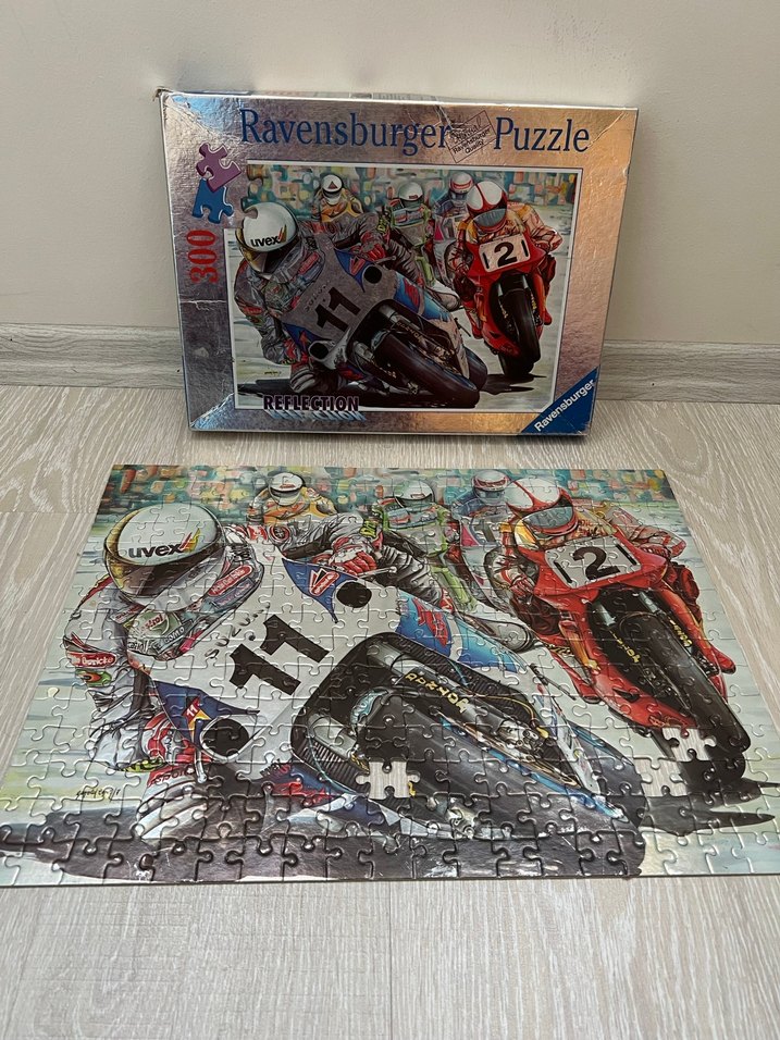 Ravensburger 300 Parça Yarış Motosikletleri Puzzle - Görsel 4