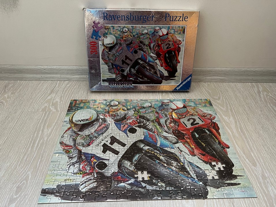 Ravensburger 300 Parça Yarış Motosikletleri Puzzle - Görsel 3