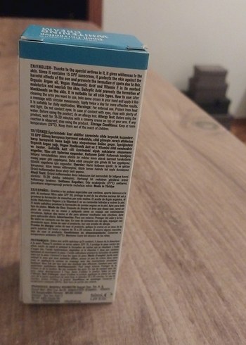 Newwell Besleyici SPF15 Korumalı Cilt Beyazlatıcı Krem - Görsel 3