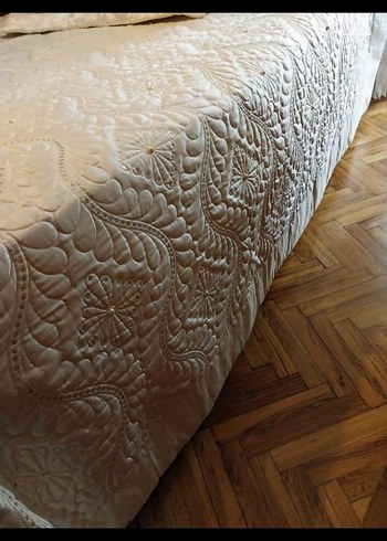 Beyaz Parlak Düz Desen Yatak Örtüsü - Görsel 3