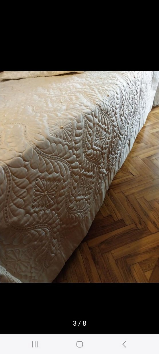 Beyaz Parlak Düz Desen Yatak Örtüsü - Görsel 3