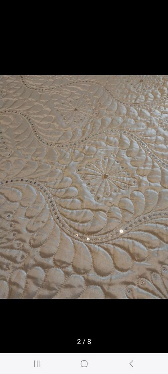 Beyaz Parlak Düz Desen Yatak Örtüsü - Görsel 2