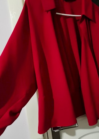 Kırmızı Uzun Drapeli Kadın Kaban - Görsel 3