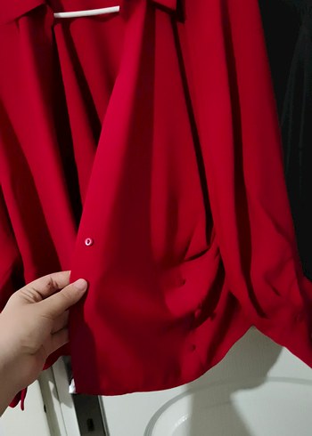 Kırmızı Uzun Drapeli Kadın Kaban - Görsel 2