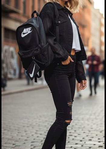 Nike Siyah Cift Fermuarli Sirt Cantasi