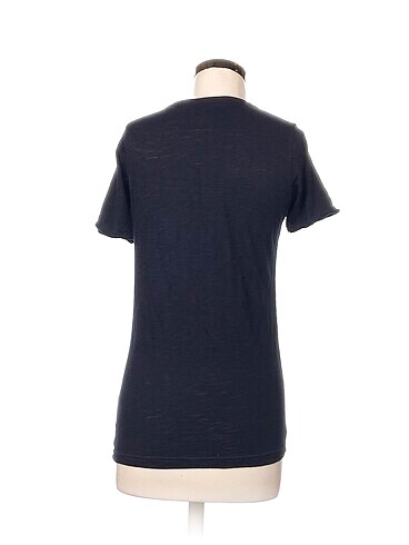 xs Beden Guess T-shirt %70 İndirimli.