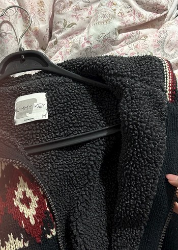 Siyah Kapüşonlu Nakışlı Kadın Süveter - Görsel 2