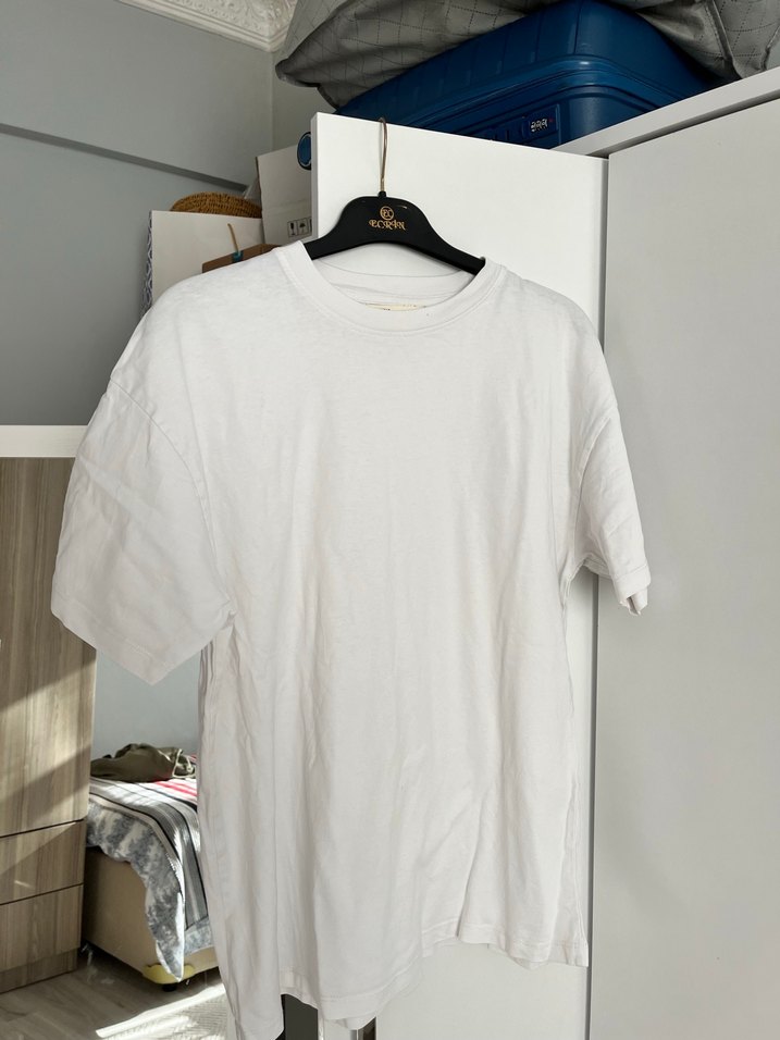 Beyaz Erkek V Yaka Basic Tişört - Görsel 3