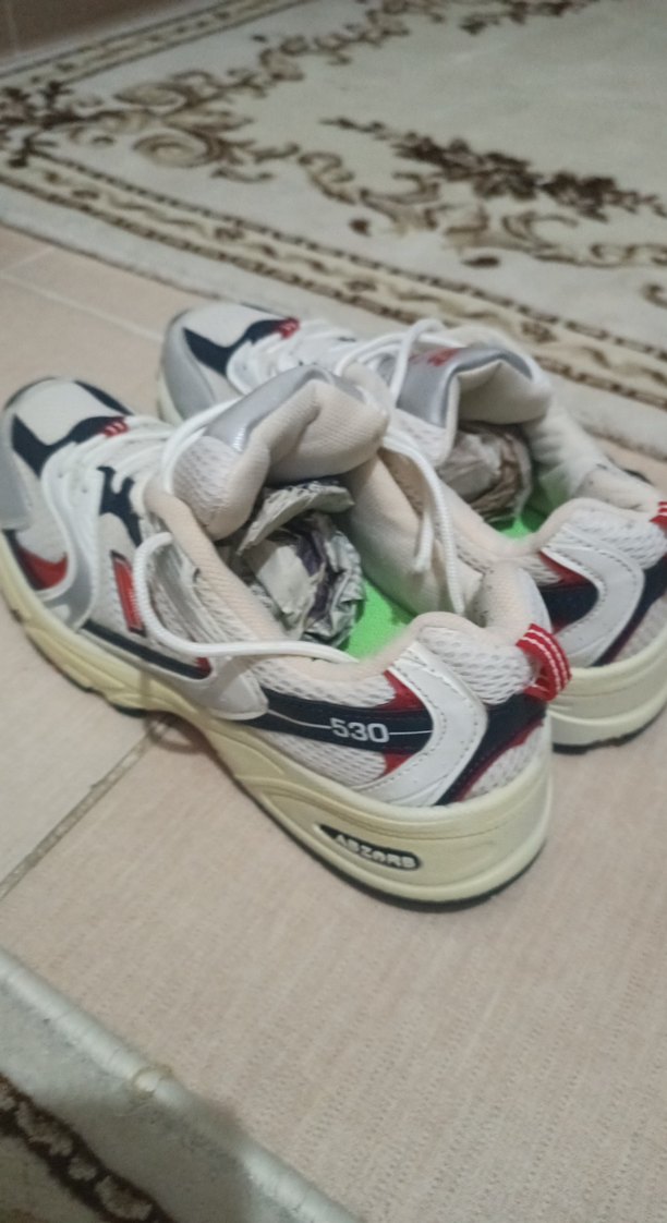 Renkli Baskılı Beyaz Bağcıklı Spor Ayakkabı - Görsel 3