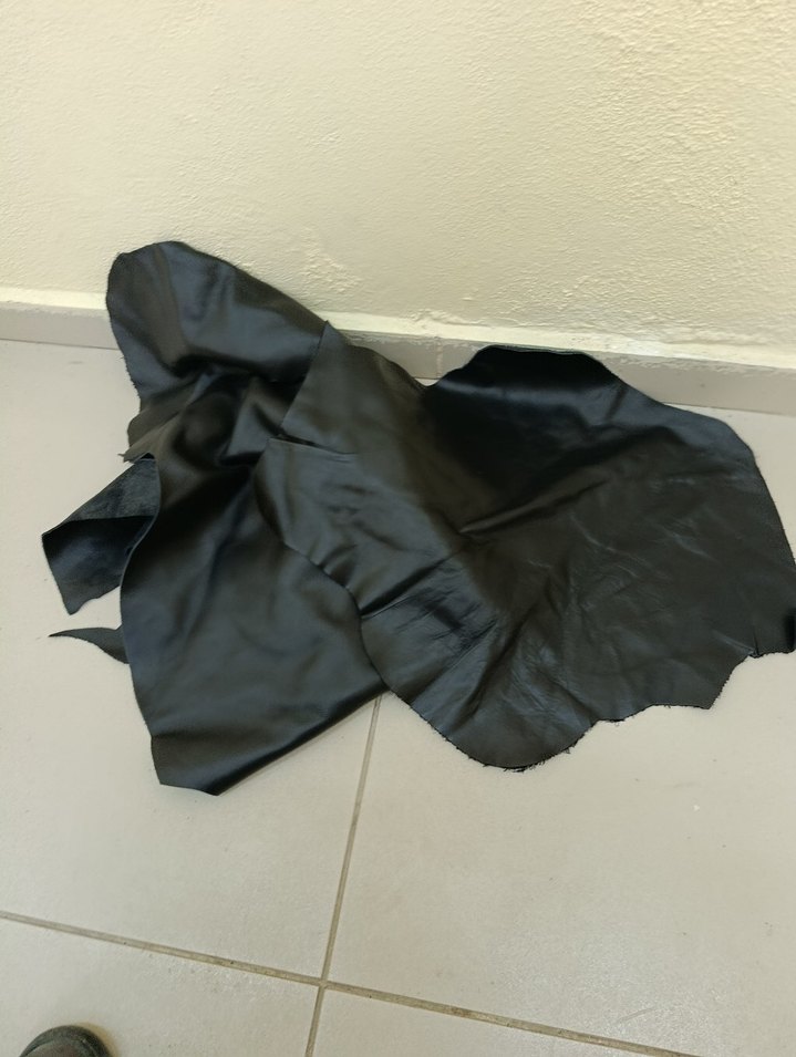 1 KG SİYAH PARÇA DERİ  - Görsel 3