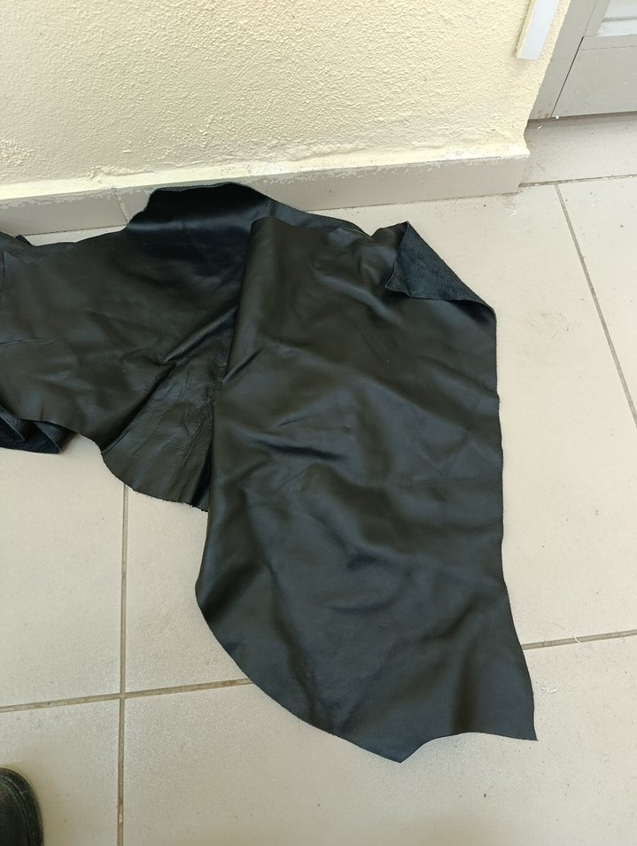 1 KG SİYAH PARÇA DERİ  - Görsel 2