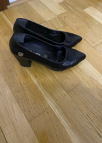 Kadın Siyah Plise Detaylı Topuklu Stiletto - Görsel 2