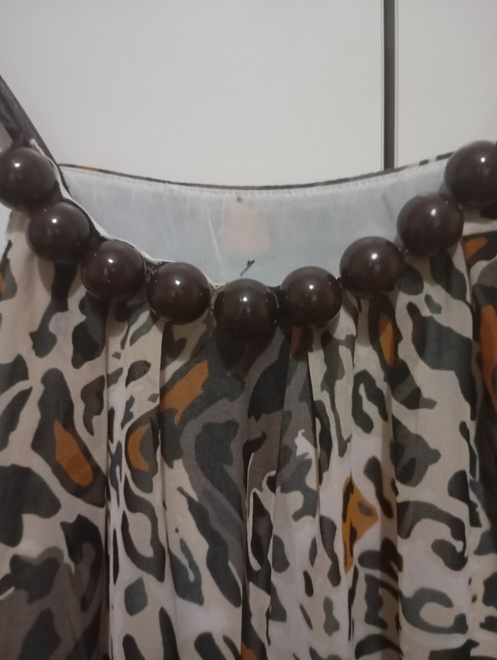 Kahverengi Gri Bağcıklı Tüy Detaylı Midi Yelek - Görsel 4