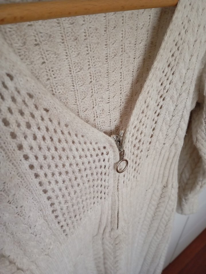 V Yaka Fermuarlı Bej Triko Kadın Elbise - Görsel 2