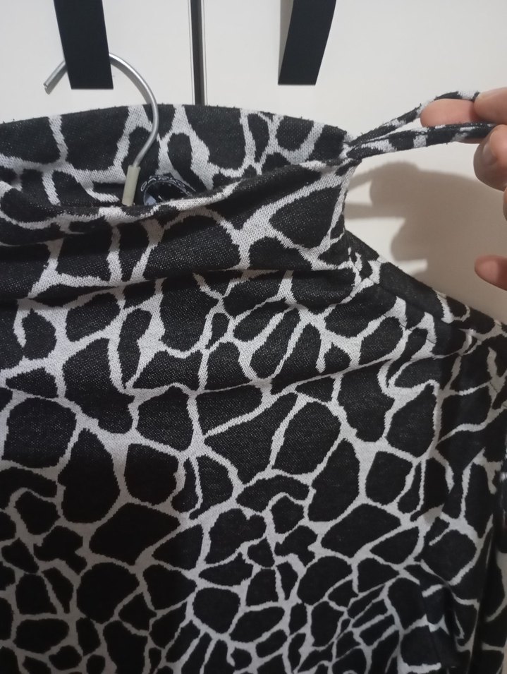 Uzun Kollu Siyah Zebra Desenli Triko Elbise - Görsel 3