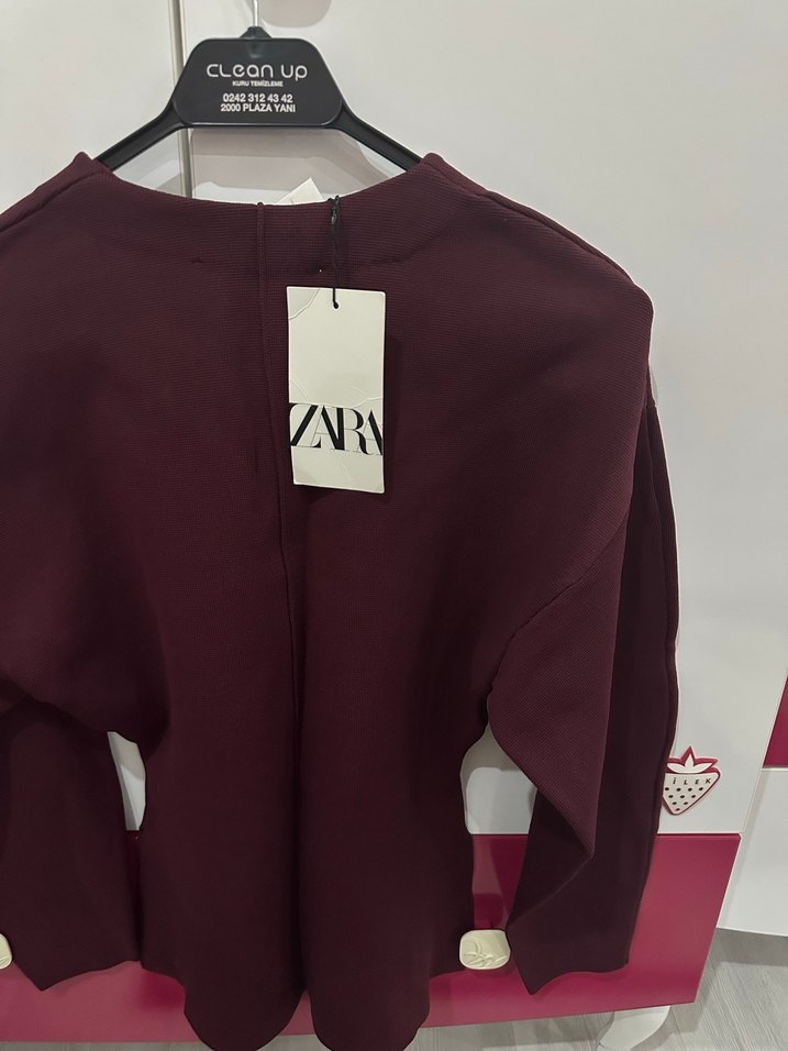 Bordo V Yakalı Düğmeli Kadın Ofis Bluzu - Görsel 3