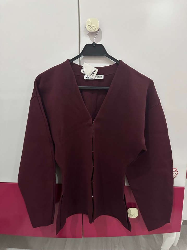 Bordo V Yakalı Düğmeli Kadın Ofis Bluzu - Görsel 2