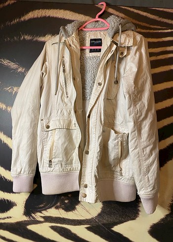 Krem Kadın Kürklü Streetwear Mont - Görsel 2