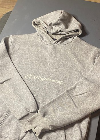 Gri Kapşüonlu Sweatshirt - Görsel 2