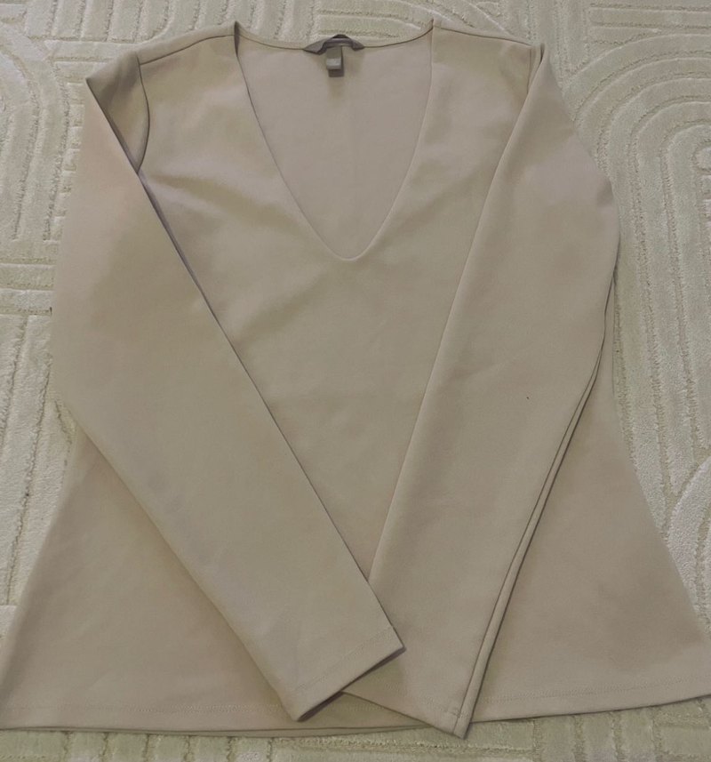 Beyaz V Yakalı Kadın Bluz - Görsel 2