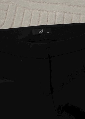 Siyah Kadın Midi Kumaş Pantolon - Görsel 2