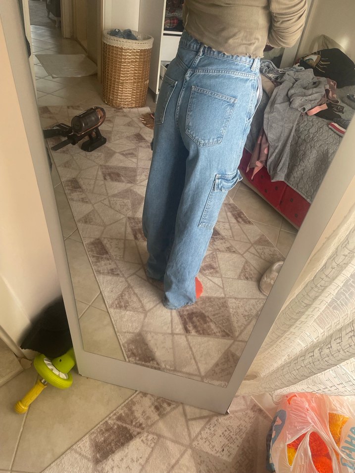 Mavi Düğmeli Bol Kesim Midi Kot Pantolon - Görsel 4