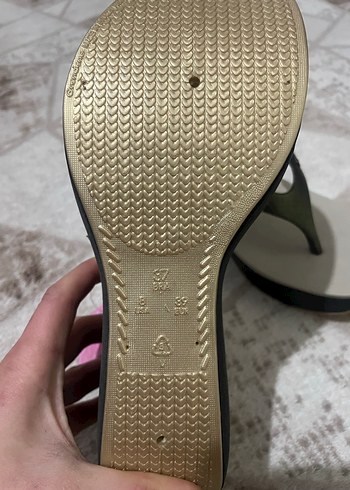 İpanema Dolgu Topuklu Terlik - Görsel 3