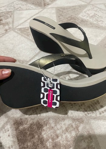 İpanema Dolgu Topuklu Terlik - Görsel 4