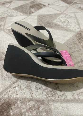 İpanema Dolgu Topuklu Terlik - Görsel 2