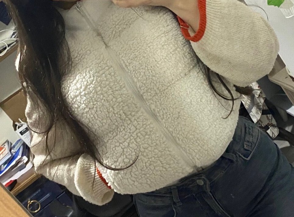 Beyaz Peluş Detaylı Kolsuz Kadın Yelek - Görsel 3