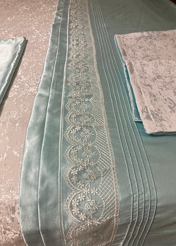 Nakışlı Beyaz Pastel Yatak Örtüsü - Görsel 2