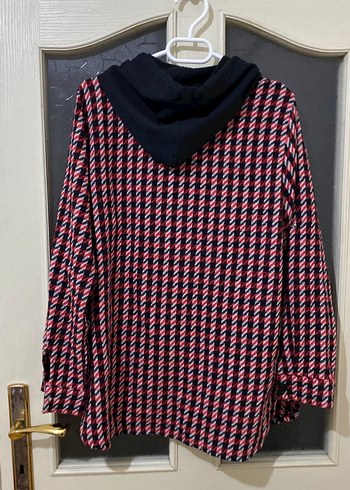 Kadın Kırmızı Düğmeli Uzun Kollu Salaş Gömlek - Görsel 2