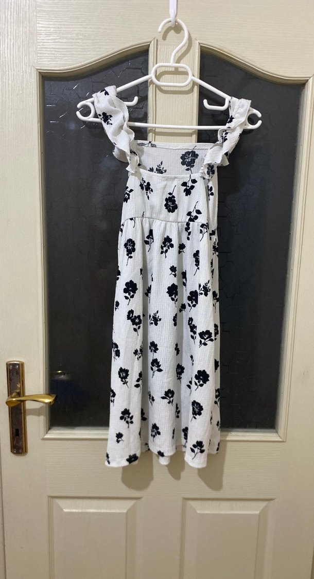 Beyaz Siyah Çiçek Desenli Uzun Elbise - Görsel 2