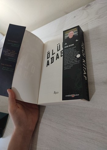 John Dixon - Ölüm Adası Romanı - Görsel 2