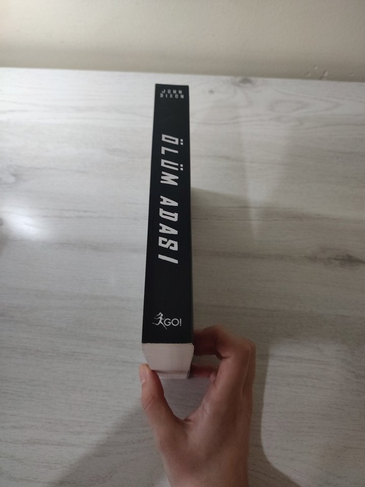 John Dixon - Ölüm Adası Romanı - Görsel 4