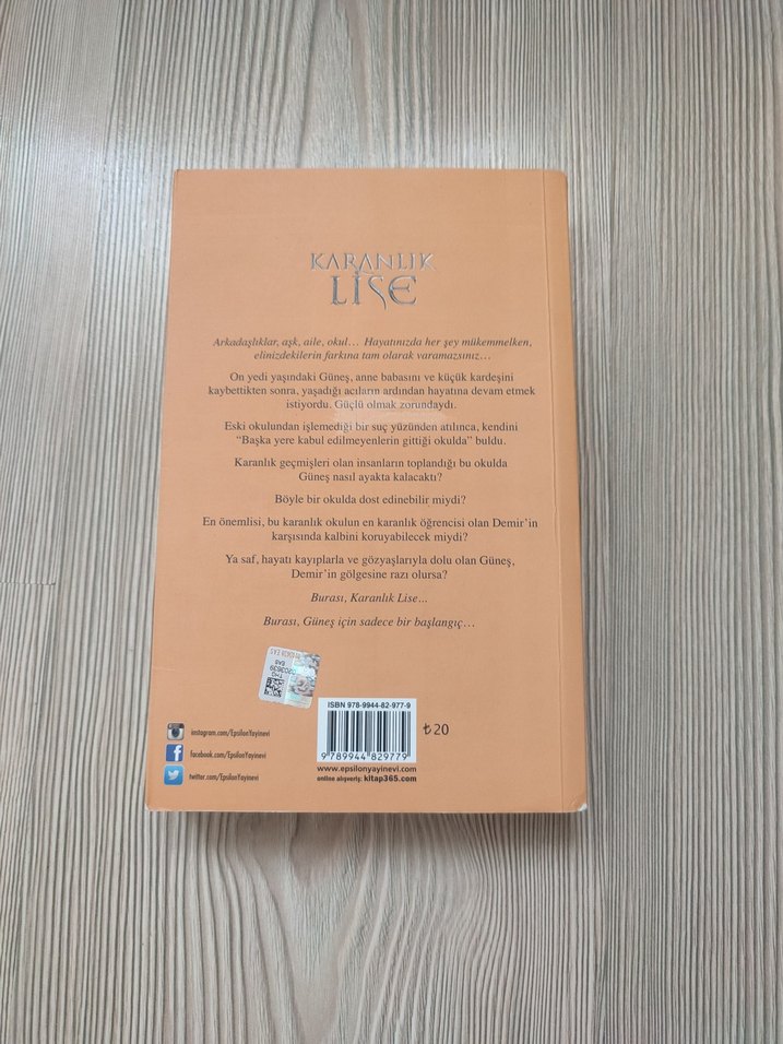 Karanlık Lise - Alya Özyantel - Görsel 2