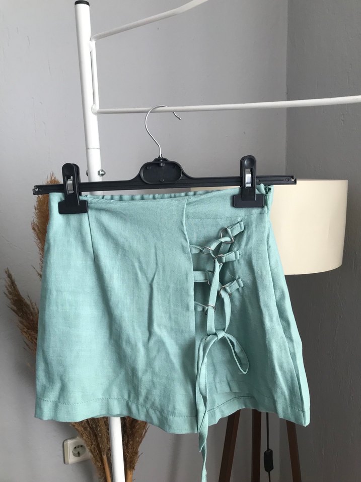 Sıfır Su Yeşili Keten Görünümlü Aksesuar Detaylı Şort Etek - Görsel 3