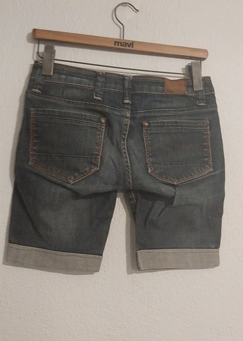 Kadın Gri Kemerli Midi Denim Şort - Görsel 2