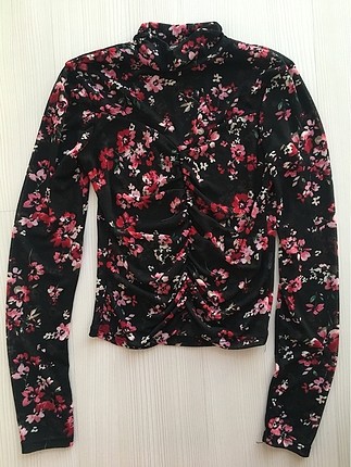İnce bluz ve pembe kazak