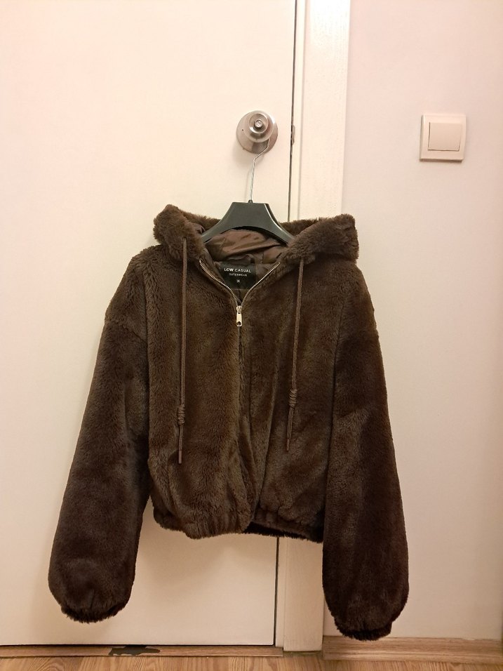 LC Waikiki Kahverengi Kapüşonlu Kadın Peluş Ceket - Görsel 3