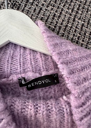 Trendyol & Milla Lila Örgü detaylı dik yaka triko kazak