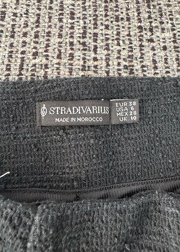 38 Beden siyah Renk Stradivarius tuvit kumaş mini şort