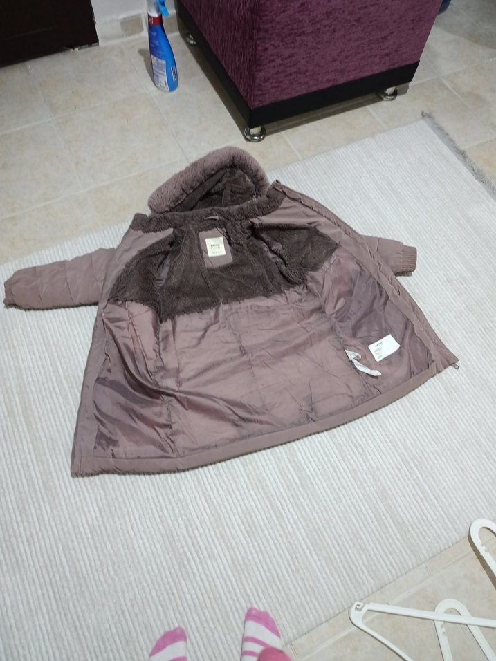 Kız Çocuk lila Kürklü Kapüşonlu Mont - Görsel 3