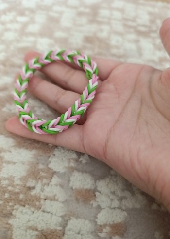 lastikten yapılmış bileklik - Görsel 2