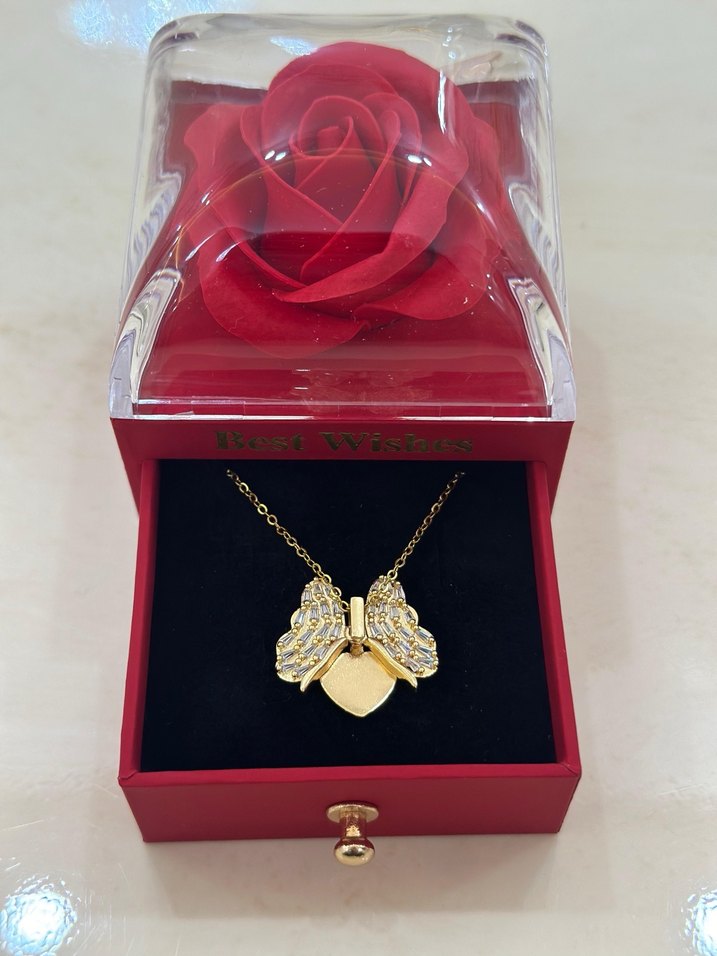 Altın Renk  Kişiye Özel 
Kelebek Kolye - Görsel 3